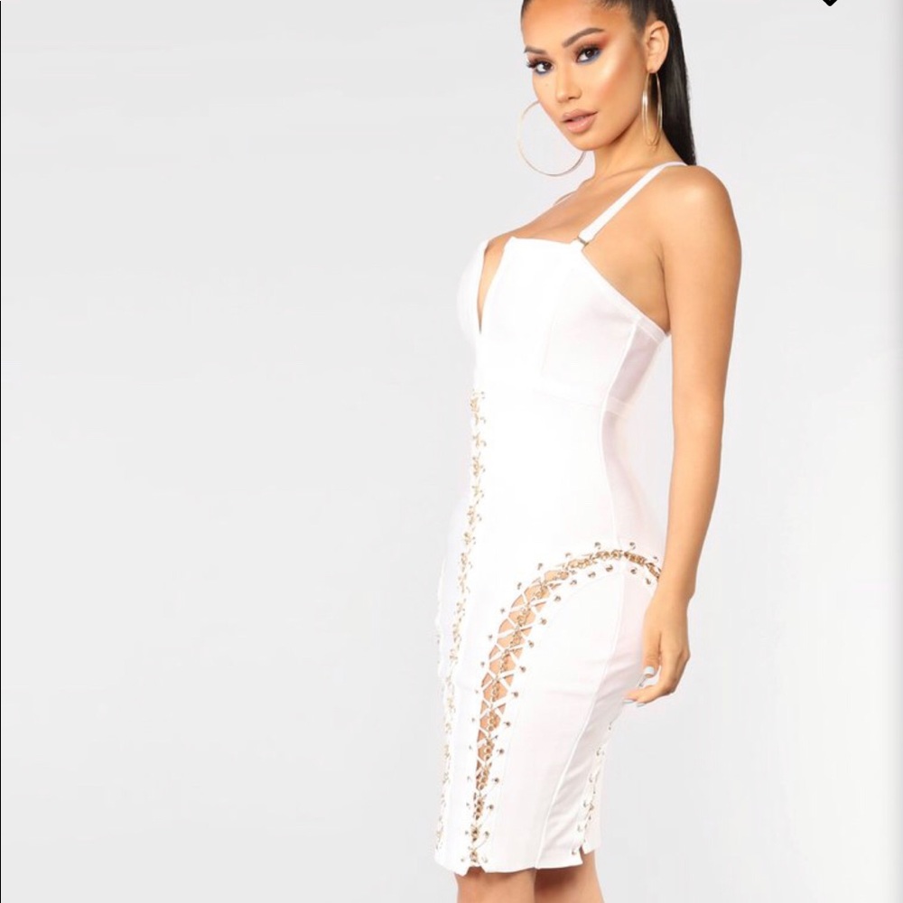 Fashion nova white dress gold chain